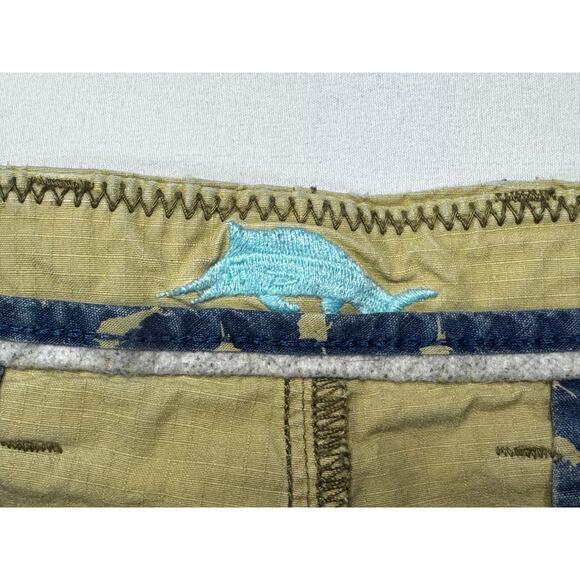 Tommy Bahama Men's Khaki Cargo Shorts - Size 36x9 - Picture 4 of 6